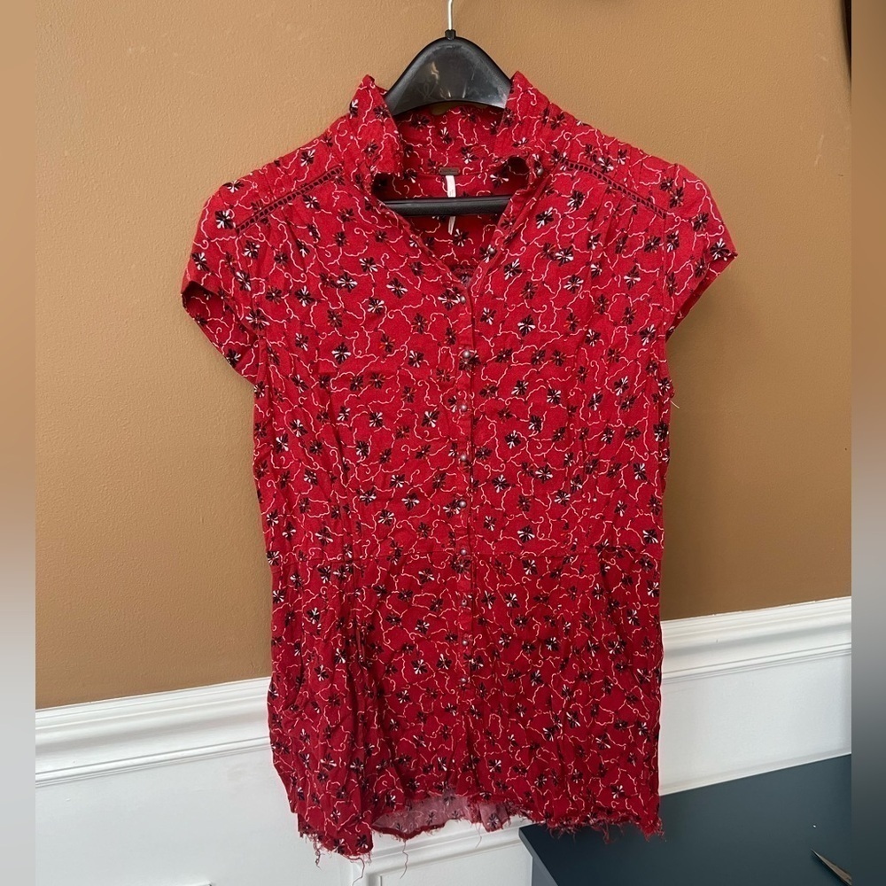 Free People Women’s Collared Button Down Floral Blouse Size S Raw Hem Boho